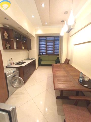 Зоопаркова вул., 1