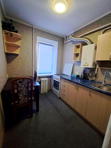 Героїв України просп. (Героїв Сталінграду), 20