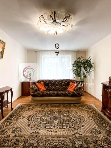 Кравчука вул., 44