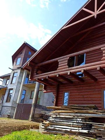 Будинок з гарними краєвидами біля міста Косів.