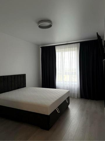 Домбровського вул., 75