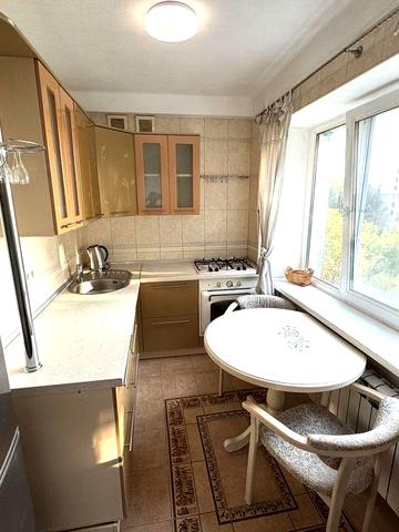 1 кім квартира . ЄВРО-РЕМОНТ. м. Нивки 8хв.пішки. Ґалаґани. Газ.Бойлер