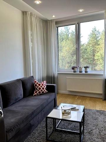 Мисливська вул., 13