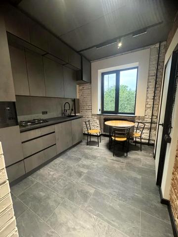 Коцюбинського вул., 2