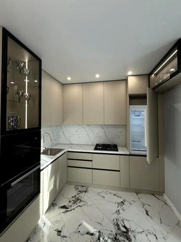 Михайла Грушевського вул. (Котовського), 100