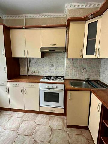 Степана Бандери вул., 20/1