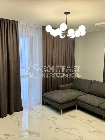 Єлизаветинська, 7