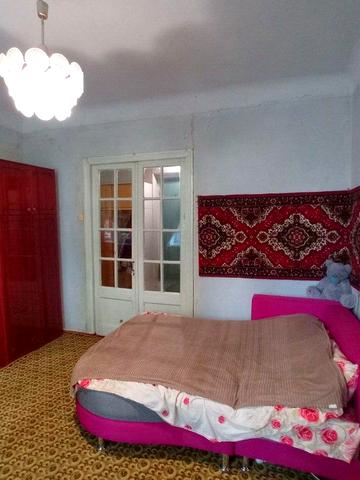 Універсальна вул., 9