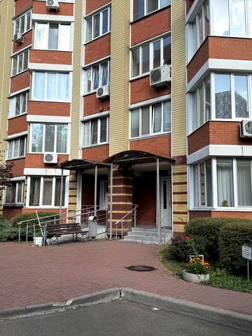 Салютна вул., 1-Б