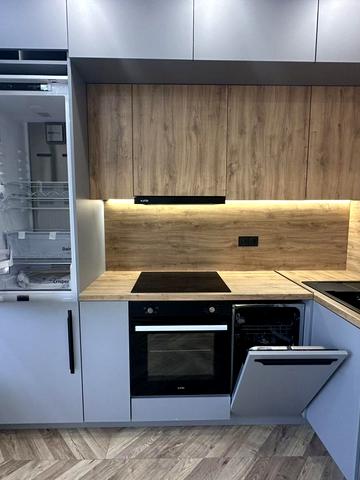 Героїв Небесної Сотні просп., 16/10