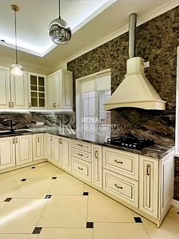 Центральна вул., 1