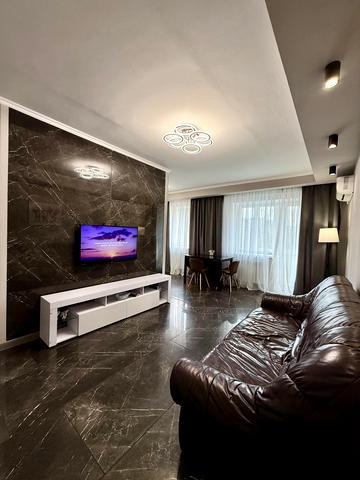 Планетна вул., 5