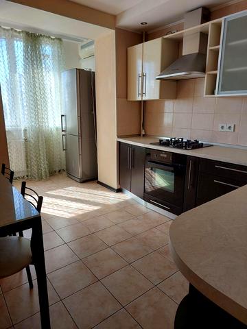 Євгена Чикаленка вул., 59к