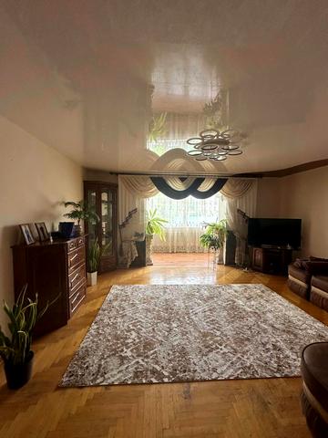 Урожайна вул., 19а