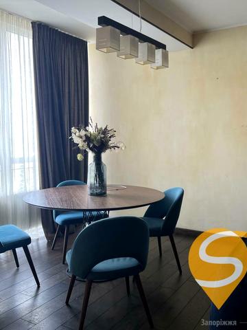 Бородинська вул., 1-В