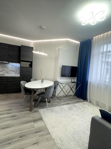 Антоновича вул. (Горького), 131