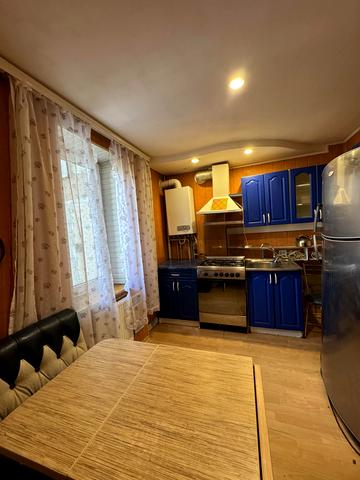 Полтавська вул., 32