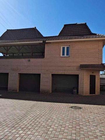 Будинок Червона слобода біля Дніпра