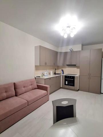 Валерія Самофалова вул. (Каманіна), 1а