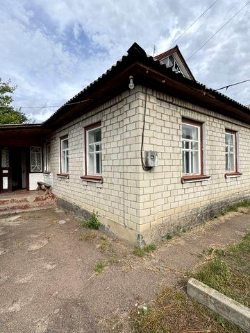 Продаж будинку в селищі Сокирна, біля Черкас.