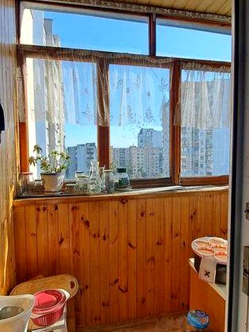 Трьох кімнатна квартира на Харківському масиві