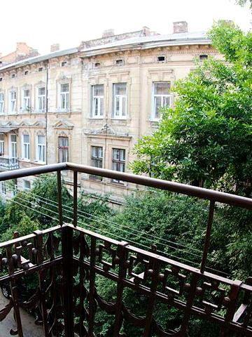 Продаж 1 кім квартирі 5 хв до Оперного театру ЖК Немає