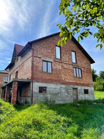 Будинок цегляний, земельна ділянка біля Дрогобича (власник). Торг