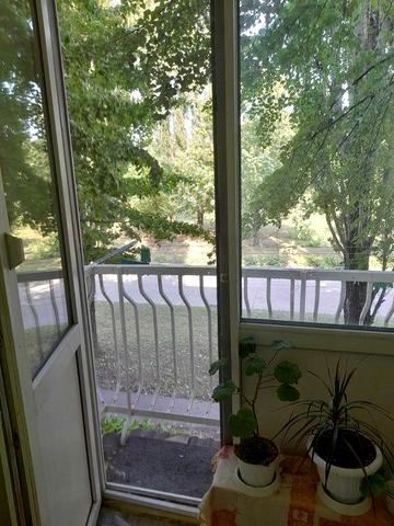 Одно комнатная  большая немецкая  квартира в парковой зоне.