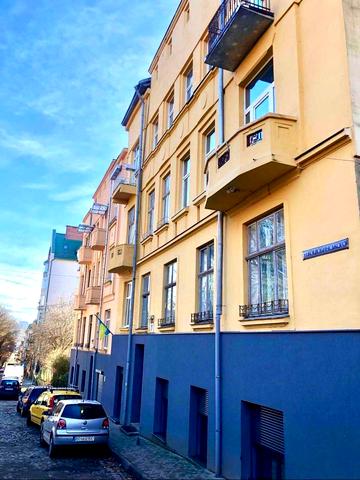 Михайла Коцюбинського вул., 27