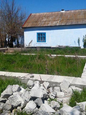 Продам 30 сот. з будинком.