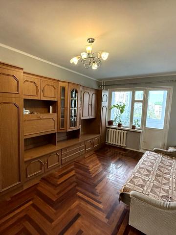 Запорізька вул., 1