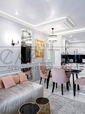 Предславинська вул., 40