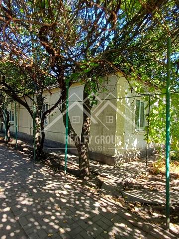 Богдана Хмельницького вул., 43