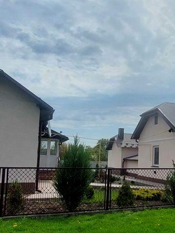 Будинок у тихій красивій місцевості
