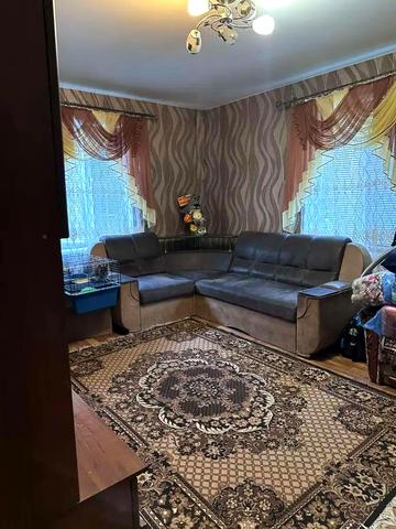 Роздільна вул., 8