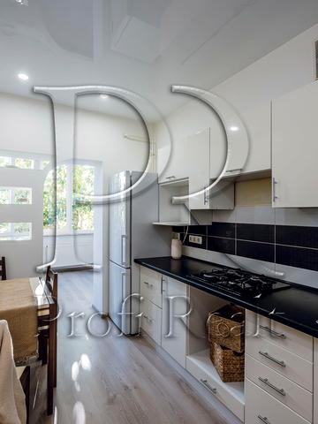 Зелена вул., 16