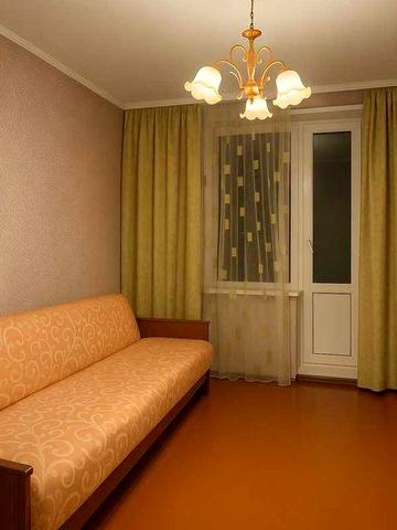 Продам 3к квартиру метро Студенческая 3 мин. пешком, Валентиновская 9