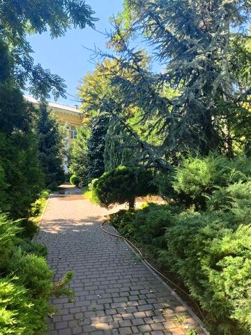 Сдам дом !на французском бульваре  до апреля(мая)