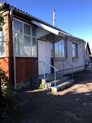 Просторий будинок смт Пулини