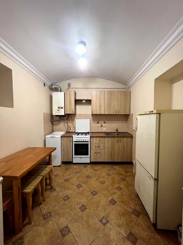 Тараса Шевченка вул., 50