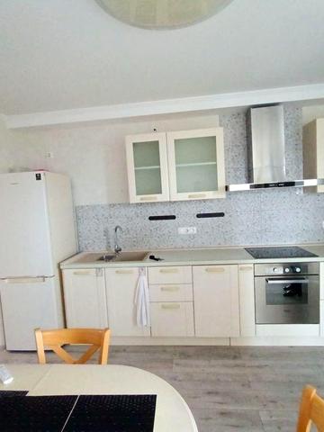 В центрі міста з видом на Дніпро