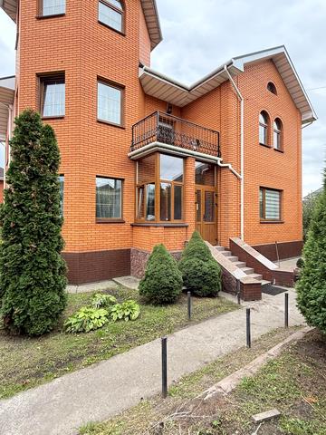 Івана Руденка вул., 17