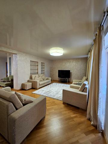 Золотоустівська вул., 10-12