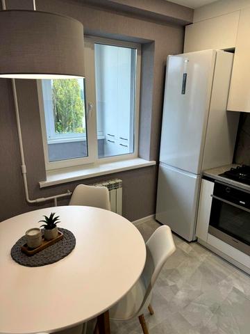 Дарницька вул., 11