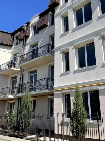 Академіка Вернадського вул., 21а