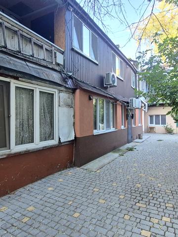 Ніжинська вул., 48