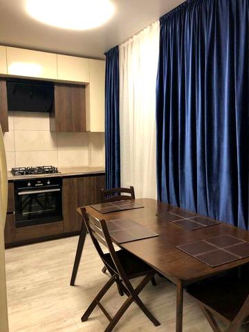 Отакара Яроша вул., 21а