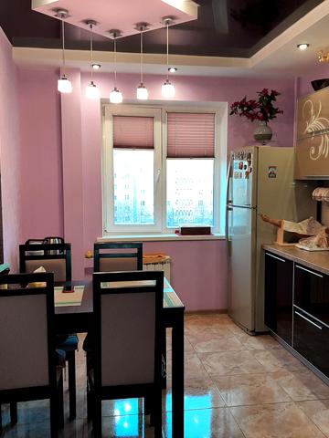 Дорошенка вул., 8