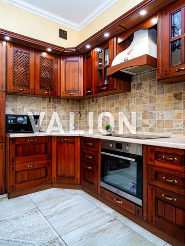 Зарічна вул., 1-Б