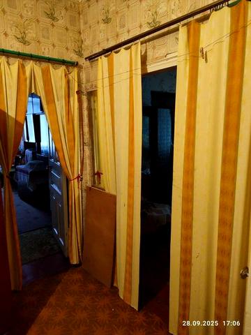 Продам 3-кімнатну квартиру в сел. Печеніги ЖК немає